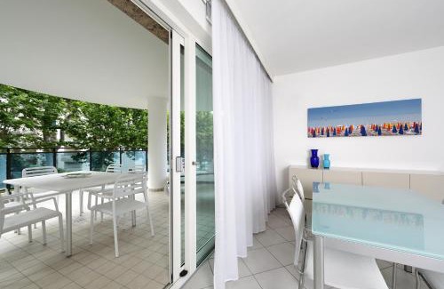 Lignano Sabbiadoro Apartment | Skyresidence: Guest Rated 10/10 & Pet-Friendly Retreat