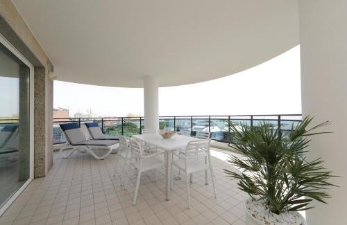 Lignano Sabbiadoro Apartment | Skyresidence: Guest Rated 10/10 & Pet-Friendly Retreat