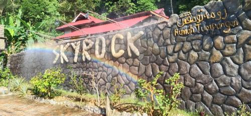 Jeram Takar House | Experience SKYROCK VILLA SG LEMBING with Private Pool Access