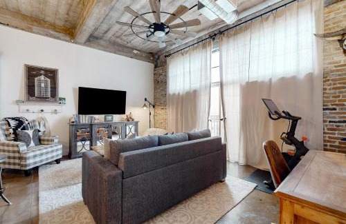Brazos Apartment | Skyscape