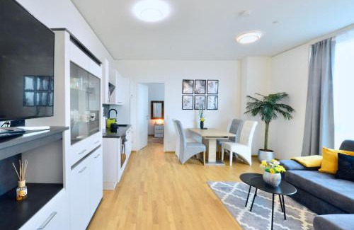 Erdberg Apartment | Sky-High Comfort with Convenient Parking and Pool Access