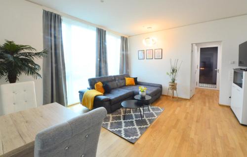 Erdberg Apartment | Sky-High Comfort with Convenient Parking and Pool Access