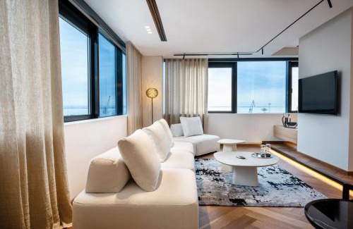 Thessaloniki Apartment | SkySuite42