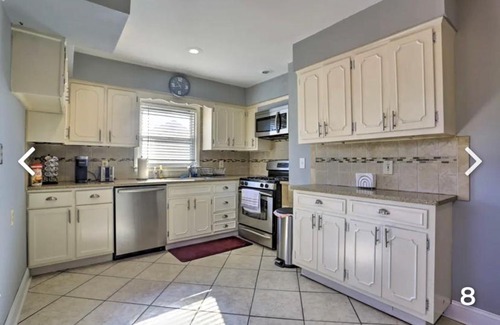 West Orange House | Skyview Cottage: Guest Rated 10/10, Pet & Child Friendly