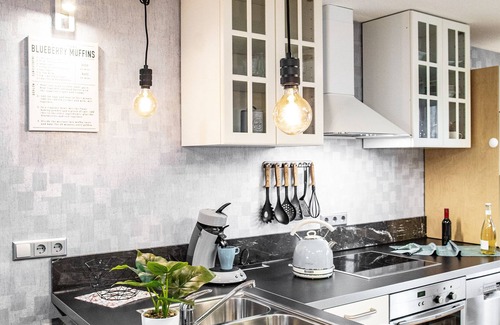 Bad Ems House | Skyview Retreat: Family-Friendly with Pool and Spa Access
