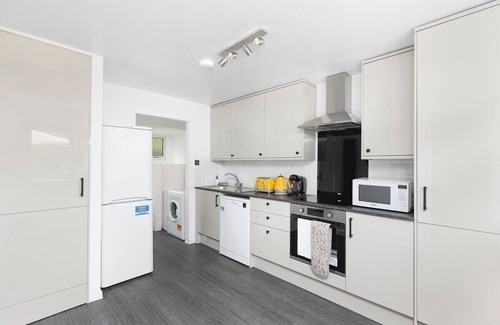 Shephall House | Discover Skyvillion: 2-Bed House with Garden & Parking