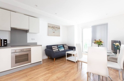 Grange Apartment | Skyvillion - Tower Point Enfield: 1-Bedroom with Balcony