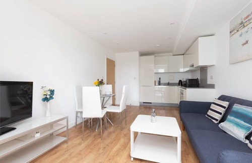 Grange Apartment | Skyvillion - Tower Point Enfield: 1-Bedroom with Balcony