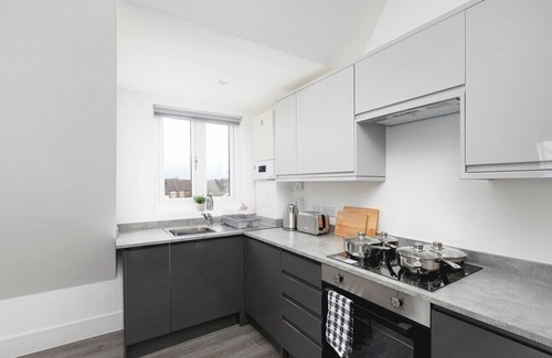Enfield House | Skyvillion Vineyard Court - Enfield 1Bed with Balcony