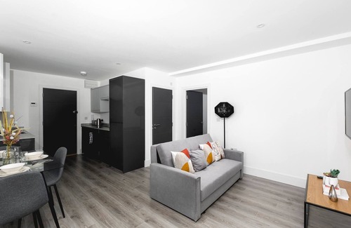 Enfield Apartment | Skyvillion - Cozy 1-Bedroom with Garden in Enfield