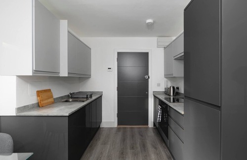 Enfield Apartment | Skyvillion - Cozy 1-Bedroom with Garden in Enfield
