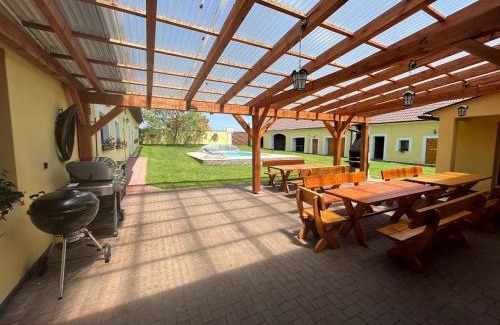 Sviny House | Cozy Sládků Statek: Pet-Friendly Oasis with Ocean View