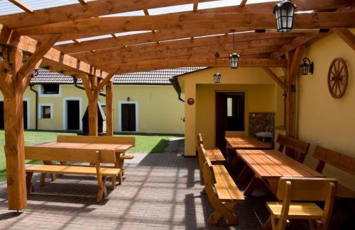 Sviny House | Cozy Sládků Statek: Pet-Friendly Oasis with Ocean View