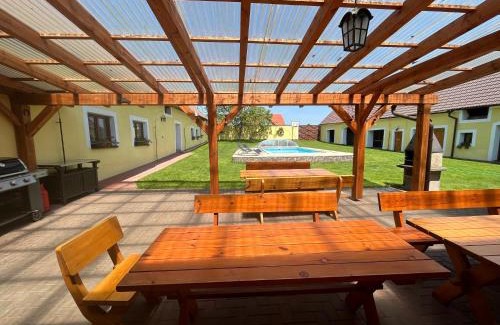 Sviny House | Cozy Sládků Statek: Pet-Friendly Oasis with Ocean View