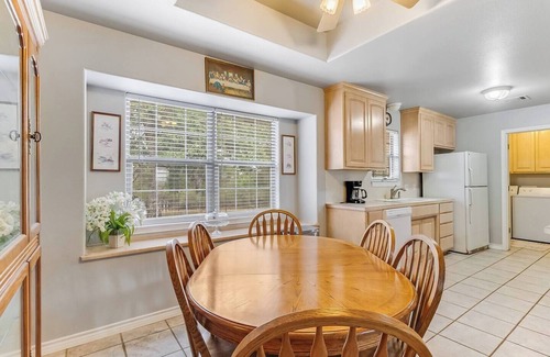 Llano House | Slab Road Hill Country Escape!