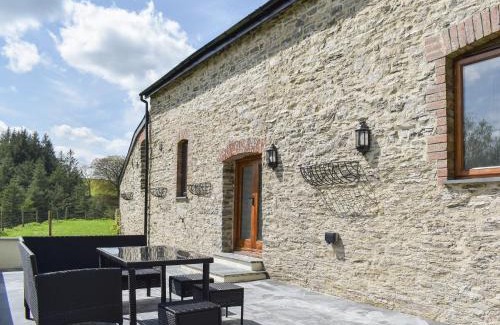 Brayford House | Family-Friendly Slade Barn: Perfect for Your Next Getaway
