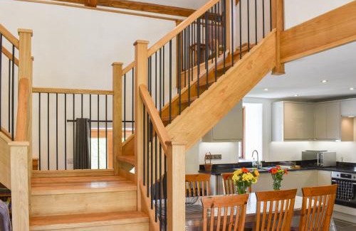 Brayford House | Family-Friendly Slade Barn: Perfect for Your Next Getaway