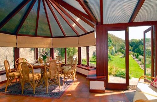 Southerndown House | Unforgettable Stay at Slade Cottage - 4-Star & Pet Friendly