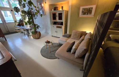 Utrecht Apartment | Experience Slapen aan de Sluis: Guest Rated 9.4/10