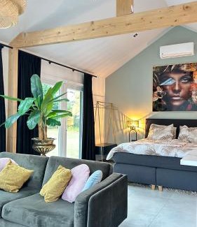 IJzendijke Bed & Breakfast | Unwind at Slapen bij de Zeeuwse Lala - Rated 9/10