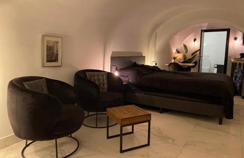 Utrecht City Center Bed & Breakfast | Experience Comfort at Slapen onder de Dom - Rated 9/10