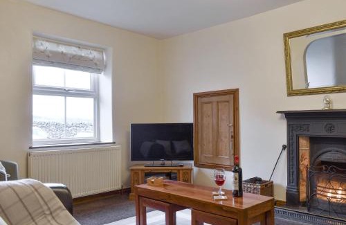 Middleham House | Pet-Friendly Slaters Cottage: 4-Star Stay with High Ratings