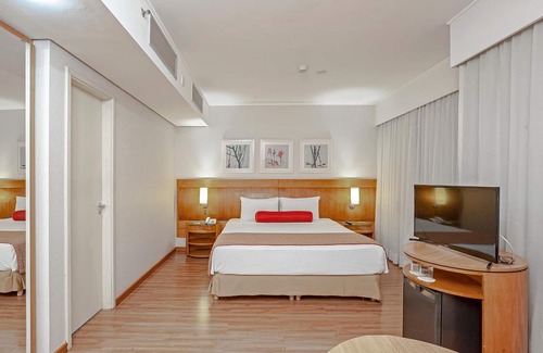 Moema Hotel | Discover SLAVIERO Moema: Family-Friendly with Pool & Spa