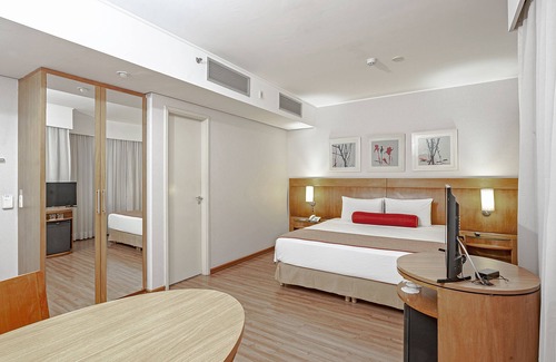 Moema Hotel | Discover SLAVIERO Moema: Family-Friendly with Pool & Spa