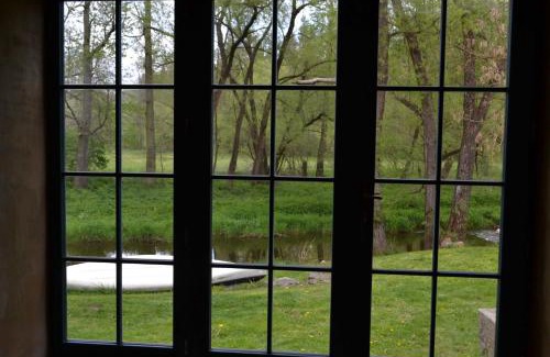 Pisecne House | Family-Friendly Chalupa with Kitchen and Pet Amenities