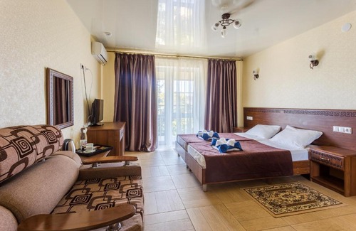 Anapa Hotel | All-Inclusive Slavyanka Hotel with Ocean View & Pool Access