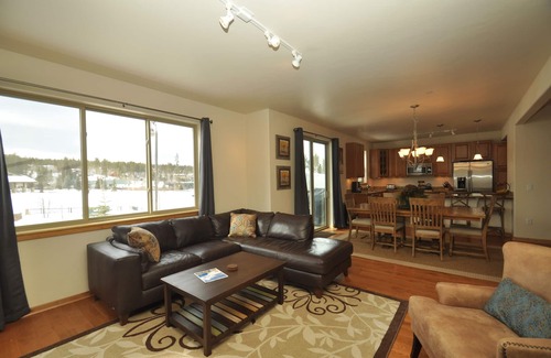 Winter Park Condo | Scenic Sledding Hill Views Near Dining & Shops Await You!