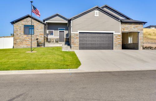 Morgan Apartment | Modern Morgan Abode: Perfect Family Retreat with Pets Welcome