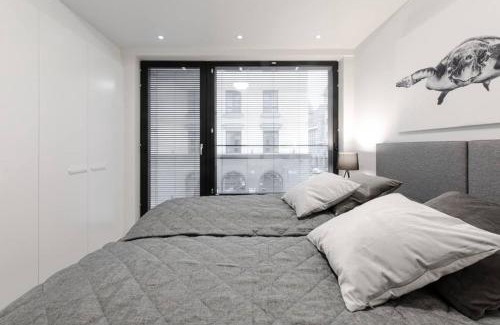 Kamppi Apartment | Modern 3 BR Apartment in City Centre - Rated 9.6/10