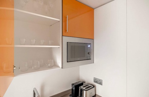 Malasana Apartment | Modern Argüelles 2BR with Gym & Pool Near Madrid Rio