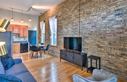 Bucktown Condo | Modern Chicago Apartment: Steps from Dining & Nightlife