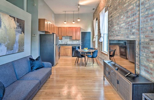 Bucktown Condo | Modern Chicago Apartment: Steps from Dining & Nightlife