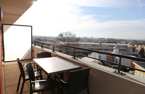 Chevilly-Larue Hotel | Modern City Flat with Kitchenette Near Orly Airport