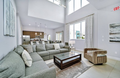 Reunion Hotel | Modern Condo with Pool, Spa & Family-Friendly Amenities