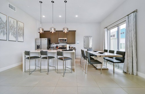 Reunion Hotel | Modern Condo with Pool, Spa & Family-Friendly Amenities