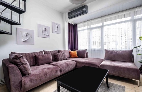 Cihangir Apartment | Modern Flat with Breathtaking View in Cihangir