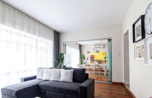 Asmali Mescit Apartment | Modern Flat Steps from Pera Museum with Unique Amenities