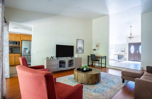Foster City House | Modern 4BR Home in Foster City with Backyard & Great Amenities