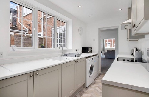 Hetton-le-Hole House | Modern 3-Bedroom Retreat with Family-Friendly Amenities