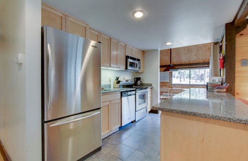 Overlook Park House | Modern Retreat with Private Hot Tub & Dog-Friendly Access