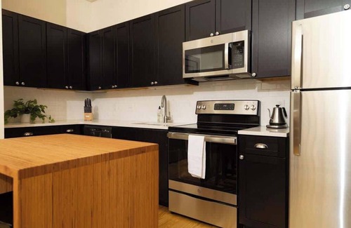 Roanoke Apartment | Ideal One-Bedroom Loft Steps from Downtown Roanoke
