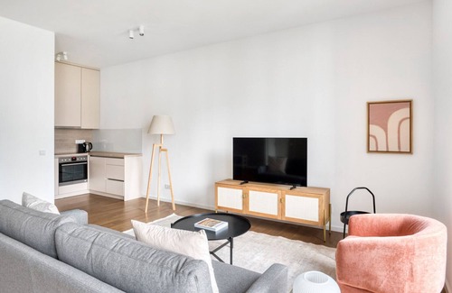 Tiergarten Apartment | Modern 2BR Apartment near Potsdamer Platz & Nollendorfplatz