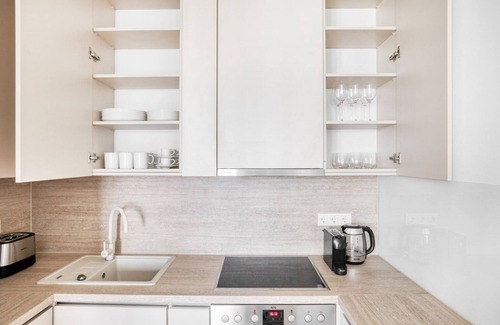 Tiergarten Apartment | Modern 2BR Apartment near Potsdamer Platz & Nollendorfplatz