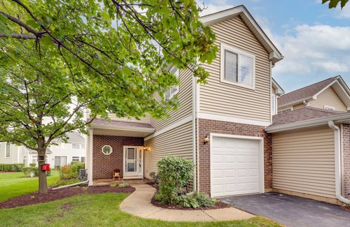 Forestview House | Modern Lombard Townhome with Inviting Pond View & Spa