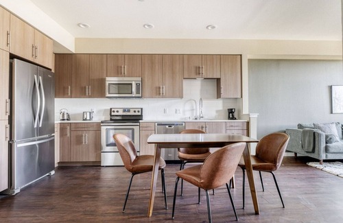Mountain View Apartment | Modern Mountain View 1BR with Garden & Pool by Blueground