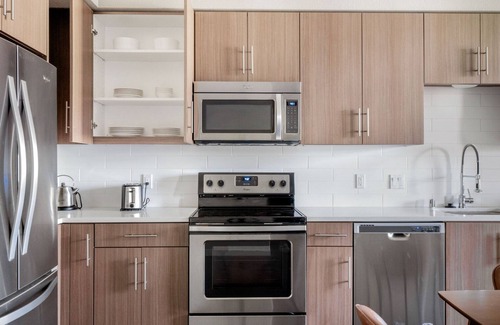 Mountain View Apartment | Modern Mountain View 1BR with Garden & Pool by Blueground